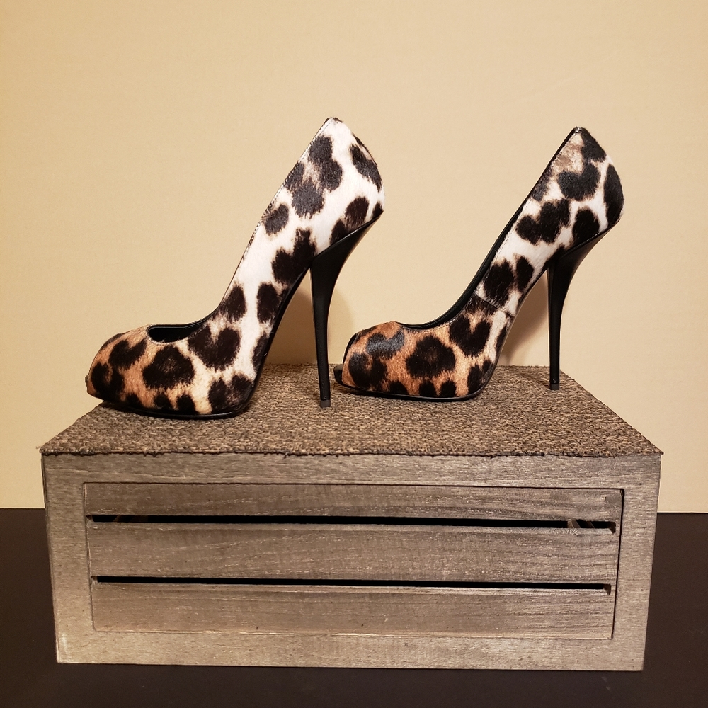 $1,195 Giuseppe Zanotti Leaopard Pumps - Picture 3 of 8